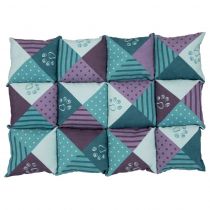 Лежак Trixie Patchwork для котів, з принтом, берюзовий-бордовий, 70×50 см